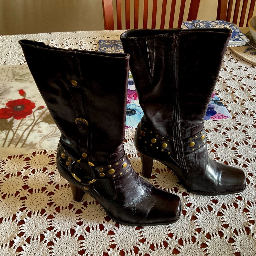 Leather boots